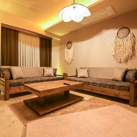 Louis Cappadocia Uchisar