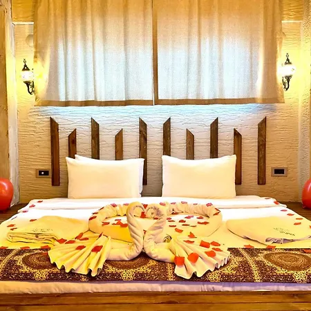 Louis Cappadocia * ウチヒサール