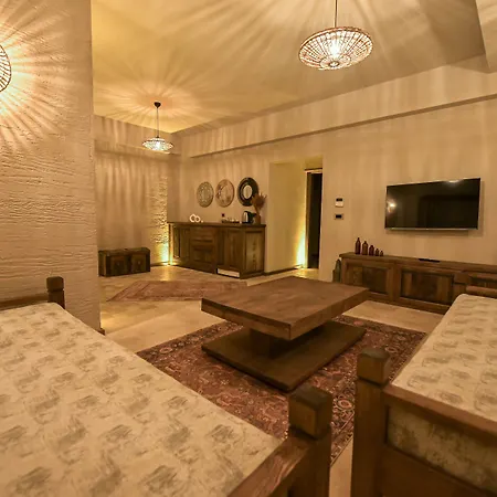 Louis Cappadocia Учисар