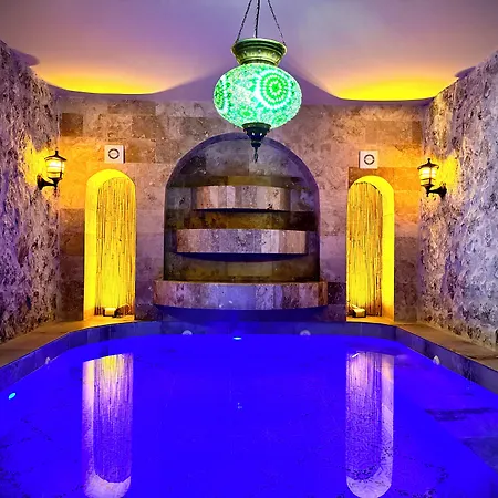 ホテル Louis Cappadocia ウチヒサール