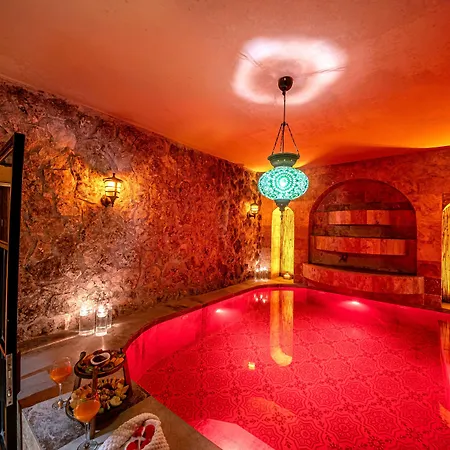 Louis Cappadocia Uchisar